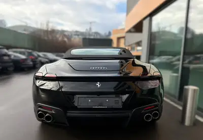 Ferrari Roma Spider 3.9 Turbo — Cabriolet sport légendaire, quasi-neuf avec 390 km — dashboard