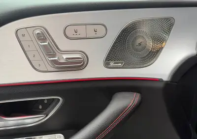 Mercedes-Benz GLE 53 AMG 4matic+ — SUV sportif hybride, 59'800 km seulement — Thumbnail 12