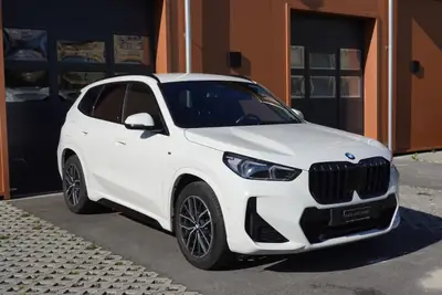 BMW X1 sDrive 18i M Sport — SUV compact dynamique, faible kilométrage, équipé intelligemment — arrière