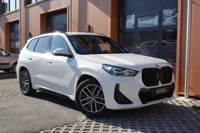 BMW X1 sDrive 18i M Sport — SUV compact dynamique, faible kilométrage, équipé intelligemment — détail