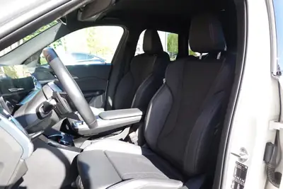 BMW X1 sDrive 18i M Sport — SUV compact dynamique, faible kilométrage, équipé intelligemment — Miniature 22
