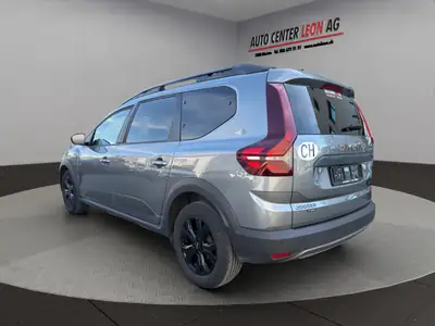 Dacia Jogger HEV 140 Extreme — Monospace hybride 7 places, consommation optimisée — interior