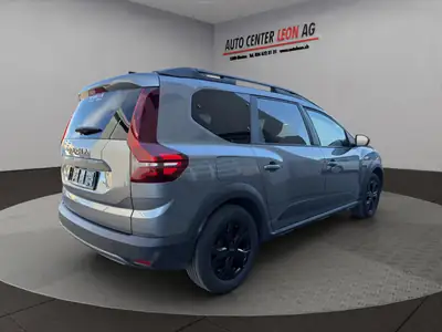 Dacia Jogger HEV 140 Extreme — Monospace hybride 7 places, consommation optimisée — detail