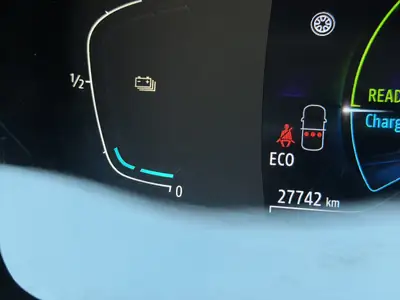 Dacia Jogger HEV 140 Extreme — Monospace hybride 7 places, consommation optimisée — Thumbnail 11