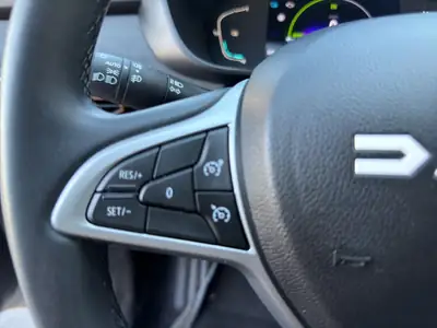 Dacia Jogger HEV 140 Extreme — Monospace hybride 7 places, consommation optimisée — Thumbnail 24