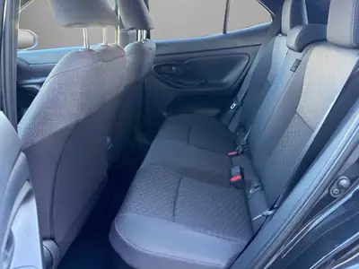 Toyota Yaris Cross 1.5 Active Drive e-CVT — Hybride essence, neuf avec garantie constructeur — Thumbnail 13