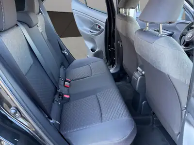 Toyota Yaris Cross 1.5 Active Drive e-CVT — Hybride essence, neuf avec garantie constructeur — Thumbnail 18