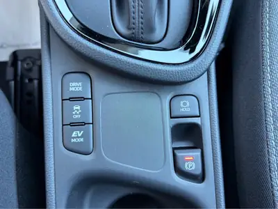 Toyota Yaris Cross 1.5 Active Drive e-CVT — Hybride essence, neuf avec garantie constructeur — Thumbnail 23