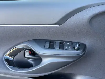 Toyota Yaris Cross 1.5 Active Drive e-CVT — Hybride performant, quasi neuf avec garantie étendue — Thumbnail 12