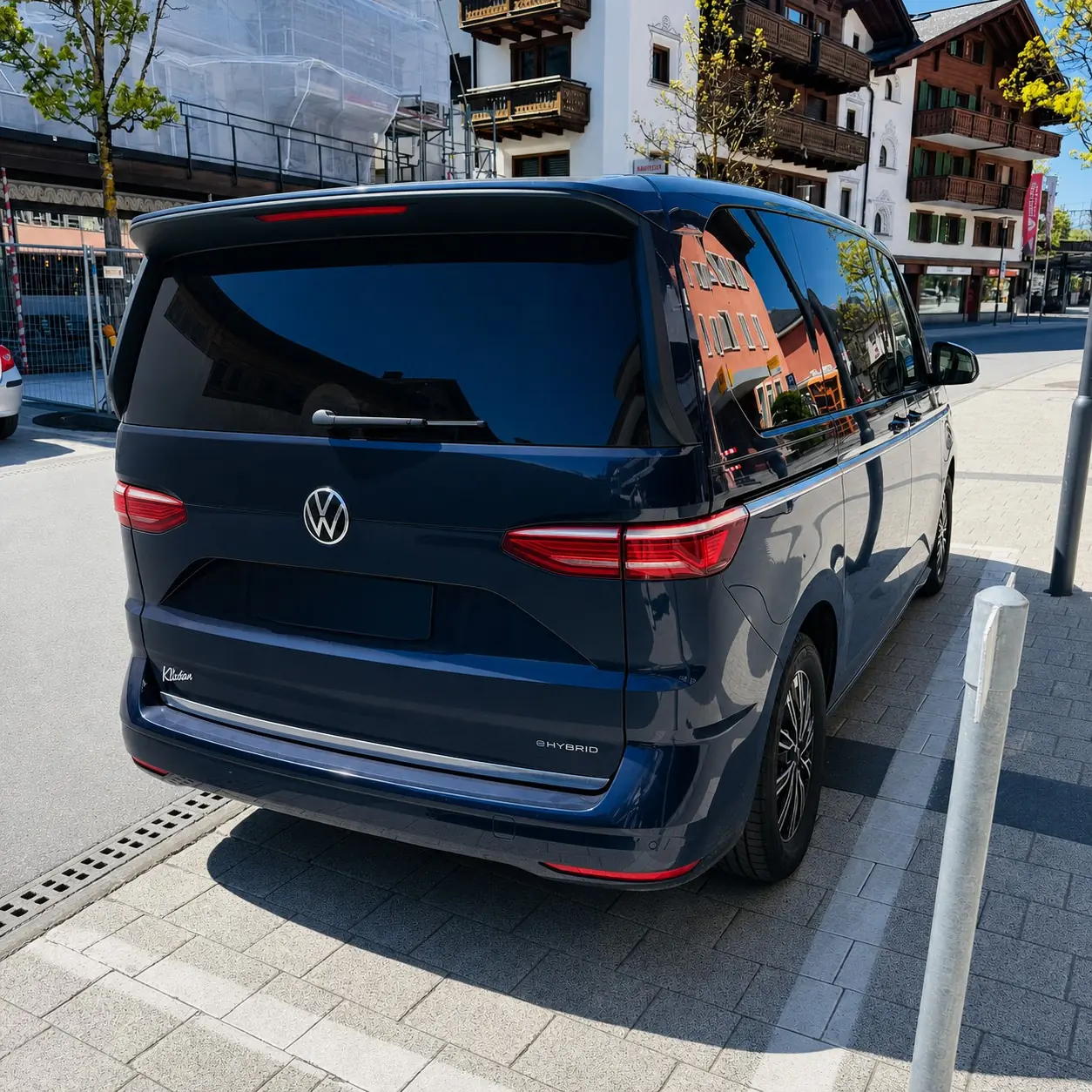 VW T7 Multivan 1.4 eHybrid — Monospace 7 places, hybride rechargeable et économe — Außenansicht