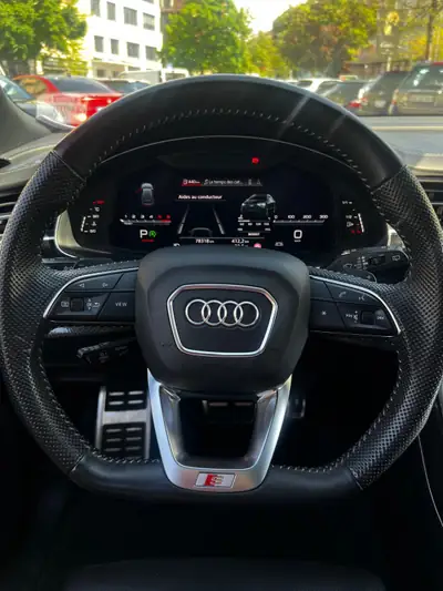 Audi SQ8 4.0 V8 TDI Quattro — SUV coupé premium, 435 ch et 90 000 km seulement — Armaturenbrett