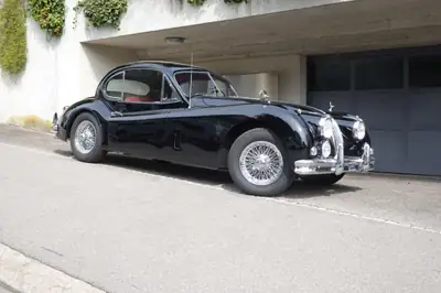 Jaguar XK140 Coupé 1955 — Légende britannique, statut vétéran, 210 ch authentiques — côté