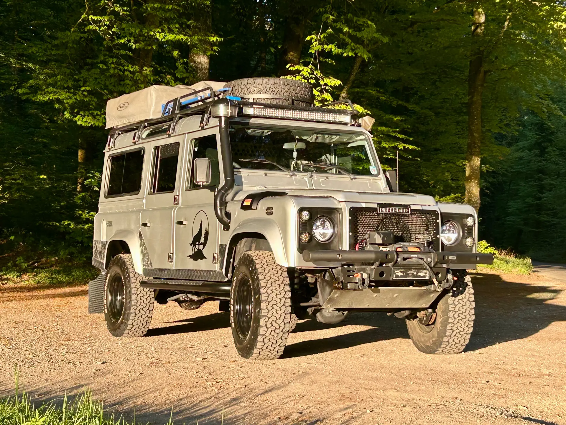 Land Rover Defender 110 SW 2.5 Td5 — L'aventurier polyvalent, historique et fiable