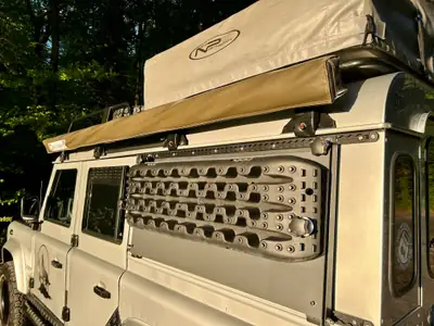 Land Rover Defender 110 SW 2.5 Td5 — L'aventurier polyvalent, historique et fiable — Miniatur 10