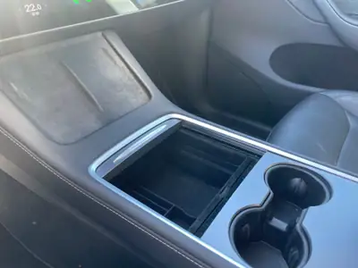 Tesla Model Y Performance Dual Motor — SUV électrique haute performance, 49'000 km — tableau de bord