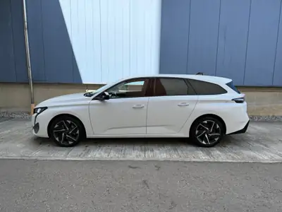 Peugeot 308 1.5 BlueHDi Allure Pack — Break efficace, 75 000 km, équipements premium — interni