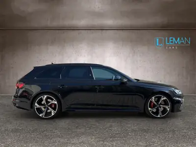 Audi RS4 Avant quattro — Break haute performance, 450 ch, première main — tableau de bord