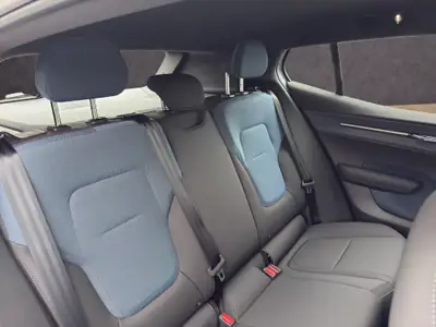 Volvo EX30 E60 Twin Plus Performance AWD — SUV électrique 428 ch, quasi-neuf — Miniature 17