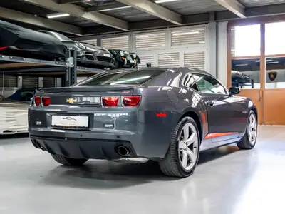 Chevrolet Camaro SS 2010 — Muscle car légendaire, 405 ch et très faible kilométrage — détail