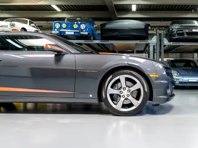 Chevrolet Camaro SS 2010 — Muscle car légendaire, 405 ch et très faible kilométrage — Miniature 9