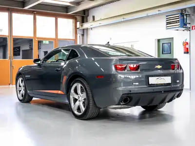 Chevrolet Camaro SS 2010 — Muscle car légendaire, 405 ch et très faible kilométrage — Miniature 8
