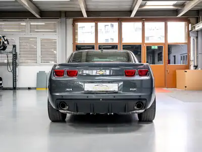 Chevrolet Camaro SS 2010 — Muscle car légendaire, 405 ch et très faible kilométrage — Miniature 7