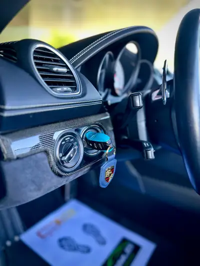 Porsche 718 Boxster GTS 2.5 PDK — Cabriolet sportif Miami Blue, 65'000 km — Miniature 11