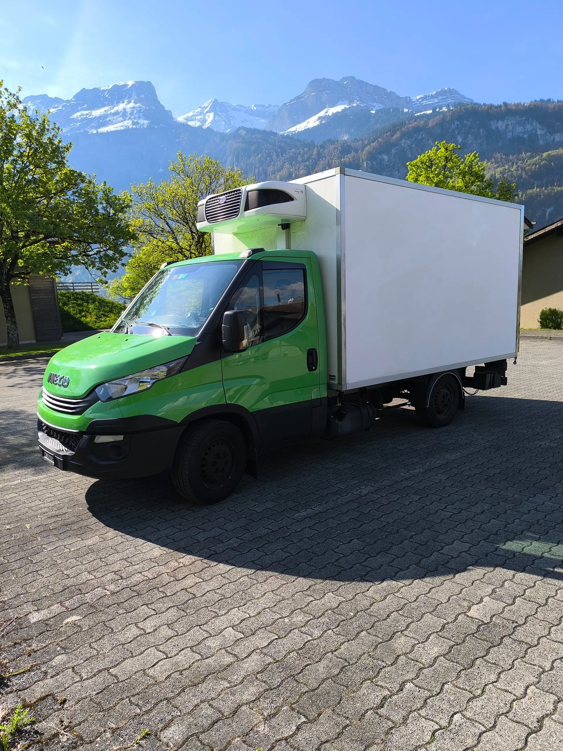 IVECO Daily 2.3 HPI 156 — Utilitaire robuste, sans sinistre, prêt au travail — vue extérieure