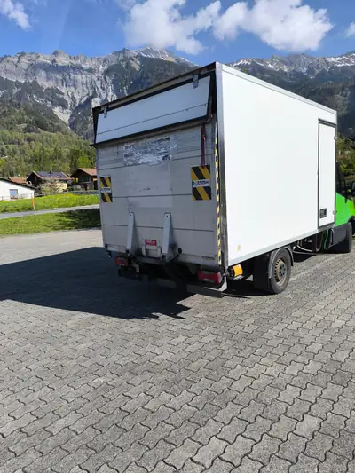IVECO Daily 2.3 HPI 156 — Utilitaire robuste, sans sinistre, prêt au travail — intérieur