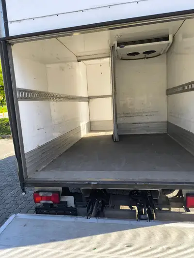 IVECO Daily 2.3 HPI 156 — Utilitaire robuste, sans sinistre, prêt au travail — Miniature 8