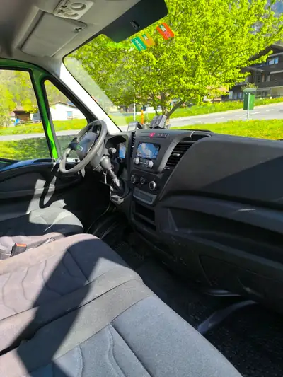 IVECO Daily 2.3 HPI 156 — Utilitaire robuste, sans sinistre, prêt au travail — Miniature 13