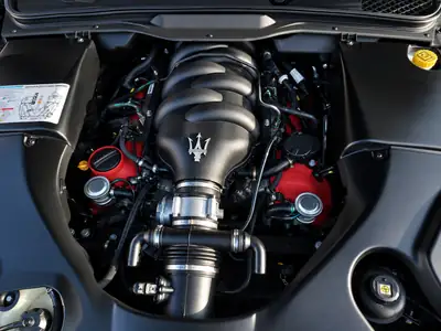 Maserati Granturismo Sport 2014 — Coupé italien haute performance, all black élégant — side view