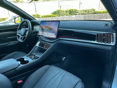 BYD Seal U DM-i Boost 2025 — SUV hybride rechargeable, 15 000 km seulement — Thumbnail 9