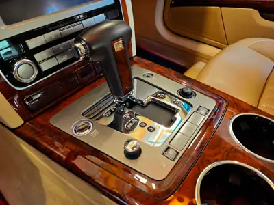 Volkswagen Phaeton — Berline de prestige, moteur 334 ch, version longue — Miniatur 9