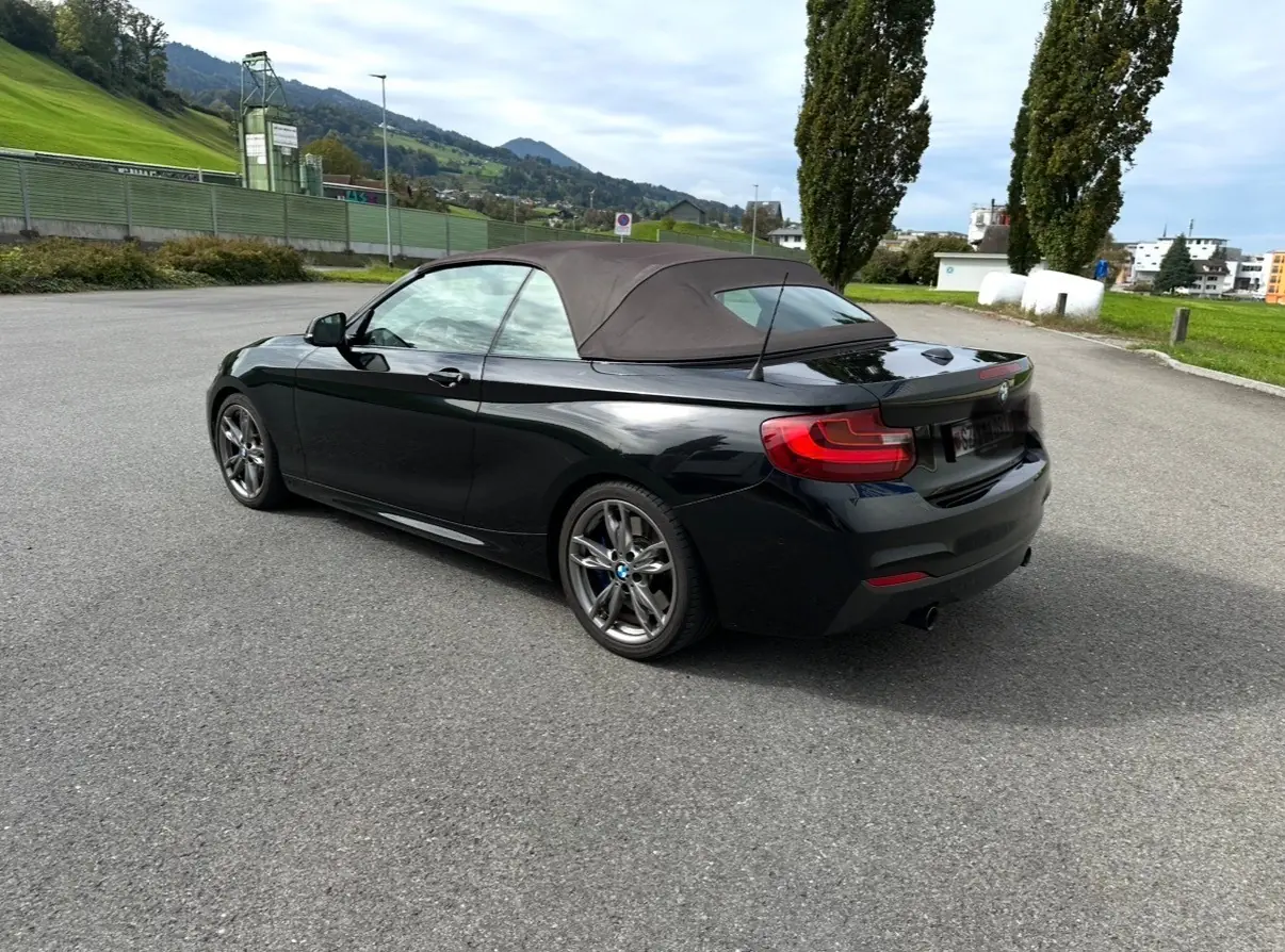 BMW M235i Cabriolet — Roadster sportif 2016, 326 ch et faible kilométrage — vue extérieure