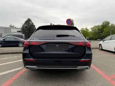 Mercedes-Benz E 300 e T-Modell — Break hybride rechargeable, 313 ch, très peu kilométré — Heckansicht