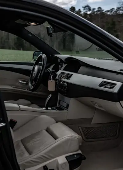 BMW 530i 2007 — Berline premium sans accident, motorisation performante — dettaglio
