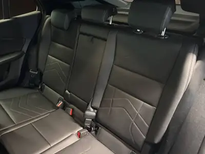 BMW X2 sDrive 20i 48V M Sport — SUV compact dynamique, essence performante — Miniatura 10