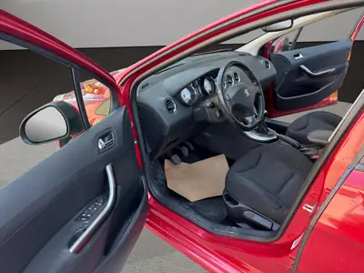 Peugeot 308 1.6 Turbo Allure — Berline dynamique, toit panoramique, sans sinistre — Thumbnail 9