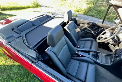 BMW 320i E30 Cabriolet 1989 — Roadster Rétro Culte, Tuning Alpina Signé — détail