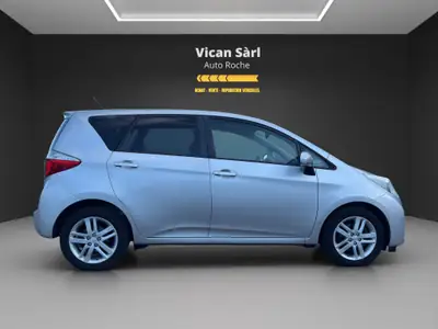 Toyota Verso-S 1.3 Linea Luna — Monospace compact fiable, transmission stepless — dashboard