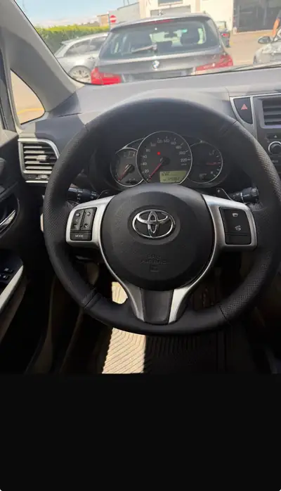 Toyota Verso-S 1.3 Linea Luna — Monospace compact fiable, transmission stepless — Thumbnail 11