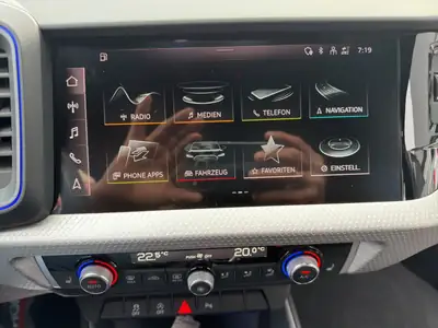 Audi A1 Sportback 30 TFSI S Line — Citadine dynamique, entretien à jour, 35 800 km — Thumbnail 15