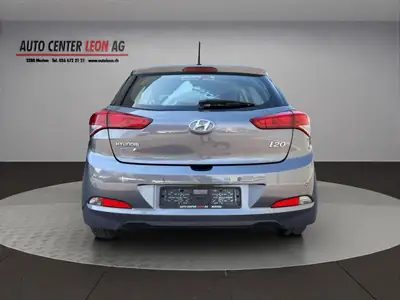 Hyundai i20 1.0 T-GDi Amplia — Citadine dynamique, sans accident, entretien à jour — dashboard