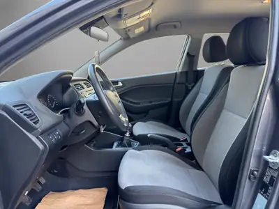 Hyundai i20 1.0 T-GDi Amplia — Citadine dynamique, sans accident, entretien à jour — Thumbnail 9