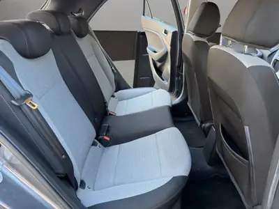 Hyundai i20 1.0 T-GDi Amplia — Citadine dynamique, sans accident, entretien à jour — Thumbnail 18