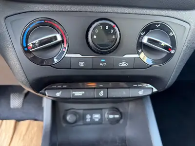 Hyundai i20 1.0 T-GDi Amplia — Citadine dynamique, sans accident, entretien à jour — Thumbnail 16
