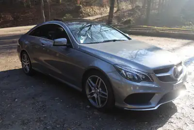 Mercedes-Benz E 350 4Matic Coupé — Élégance sportive et traction intégrale — Außenansicht