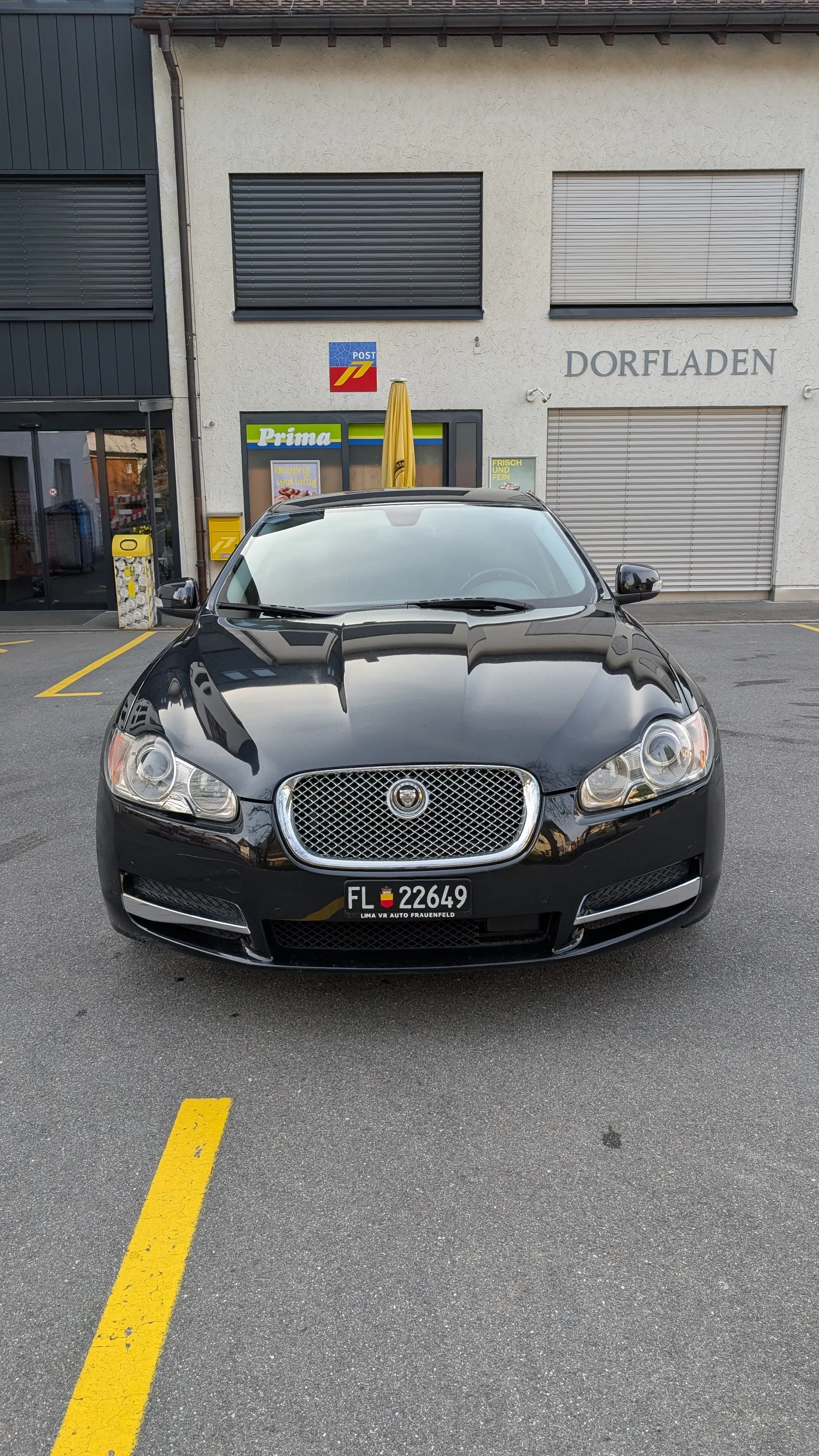 Jaguar XF 4.2 V8 Premium Luxury — Berline sportive d'exception, sans accident — Außenansicht