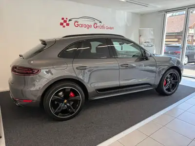 Porsche Macan 3.6 V6 Turbo Performance — SUV sportif 440 ch, tous terrains — interior